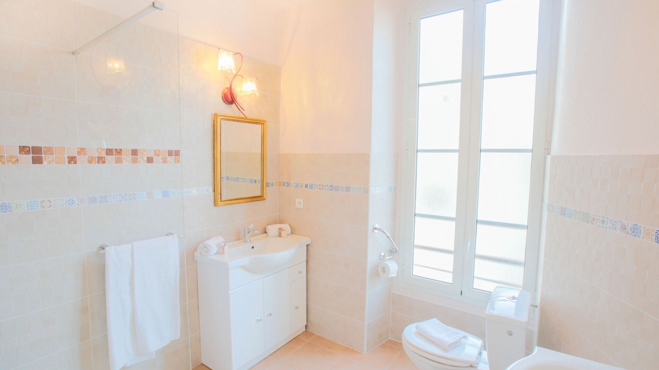 Photo of Bathroom in Centre Ville-Gare