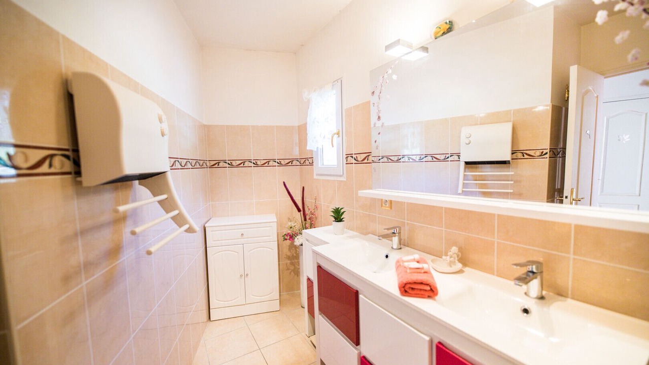 Photo of Bathroom in Saint Antoine