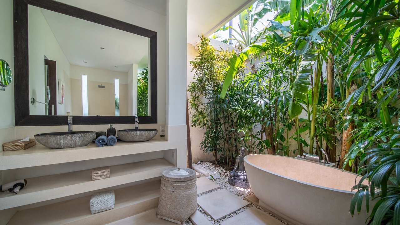 Photo of Bathroom in Sunset Road