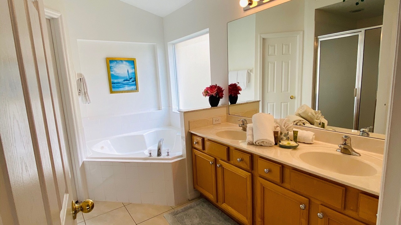 Photo of Bathroom in Bay Lake
