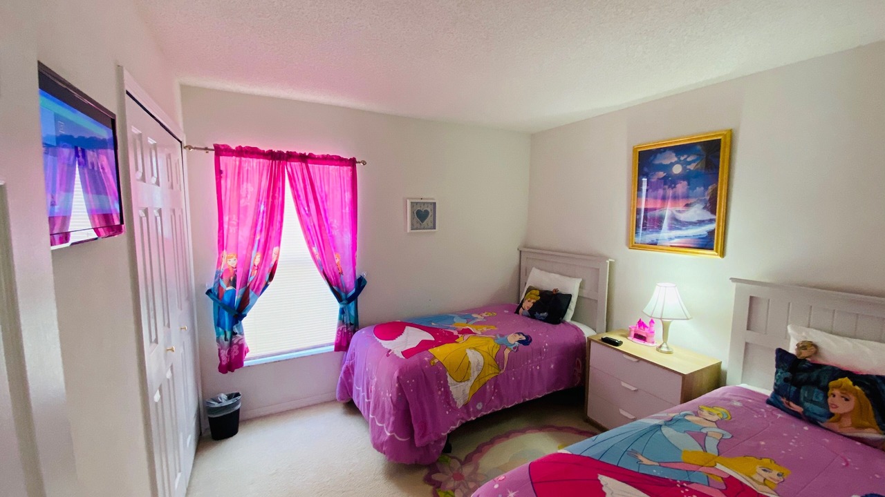 Photo of Bedroom in Bay Lake
