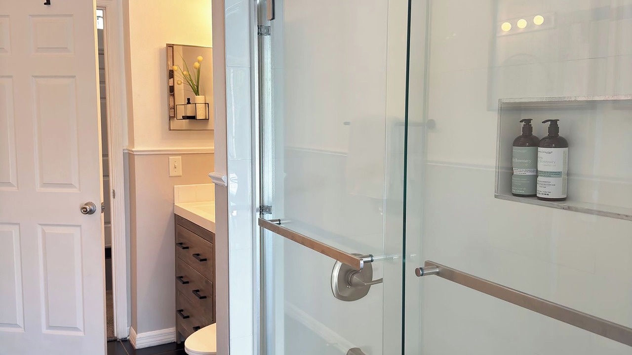 Photo of Bathroom in Oakpoint