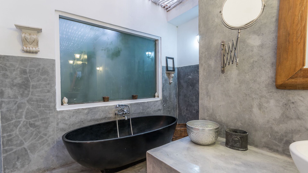 Photo of Bathroom in Sunset Road