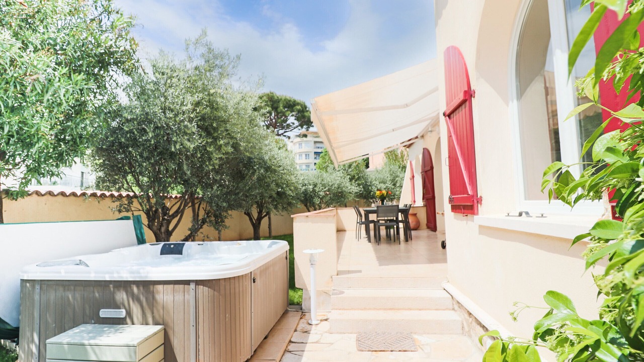 Photo of Patio Balcony in Juan-les-Pins