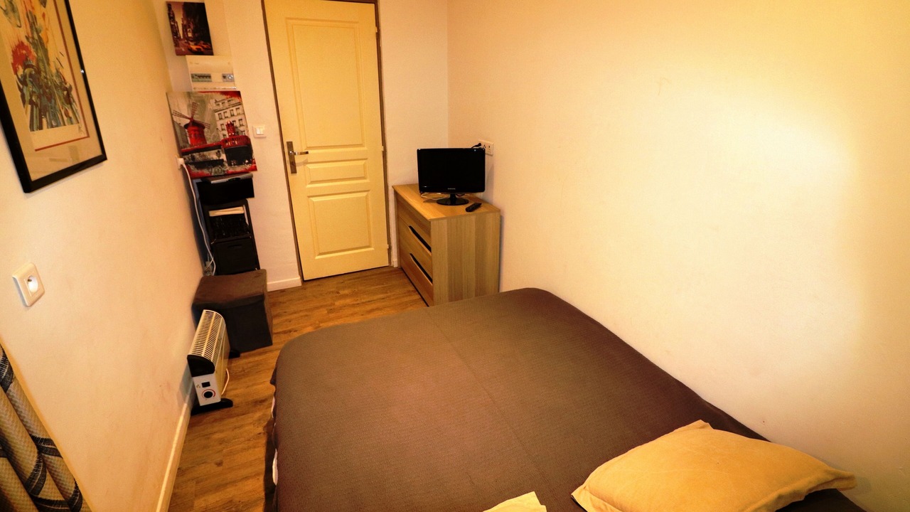Photo of Bedroom in Cannes City Centre