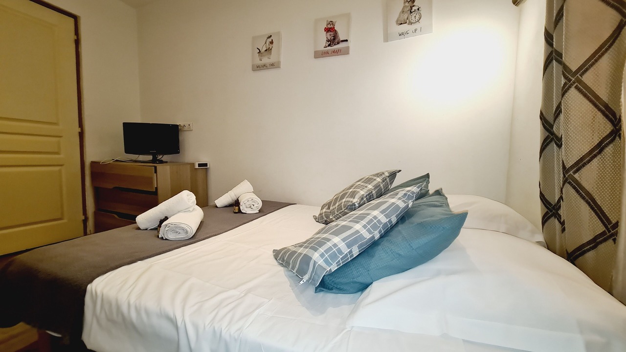 Photo of Bedroom in Cannes City Centre