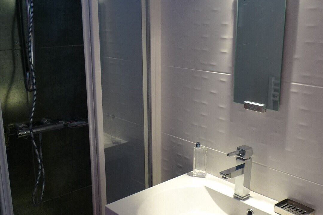 Photo of Bathroom in Cannes City Centre
