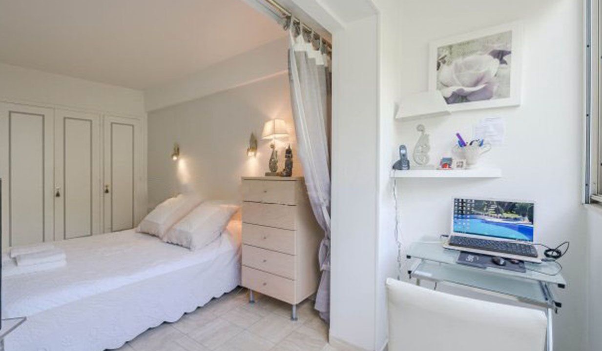 Photo of Bedroom in California - Pezou