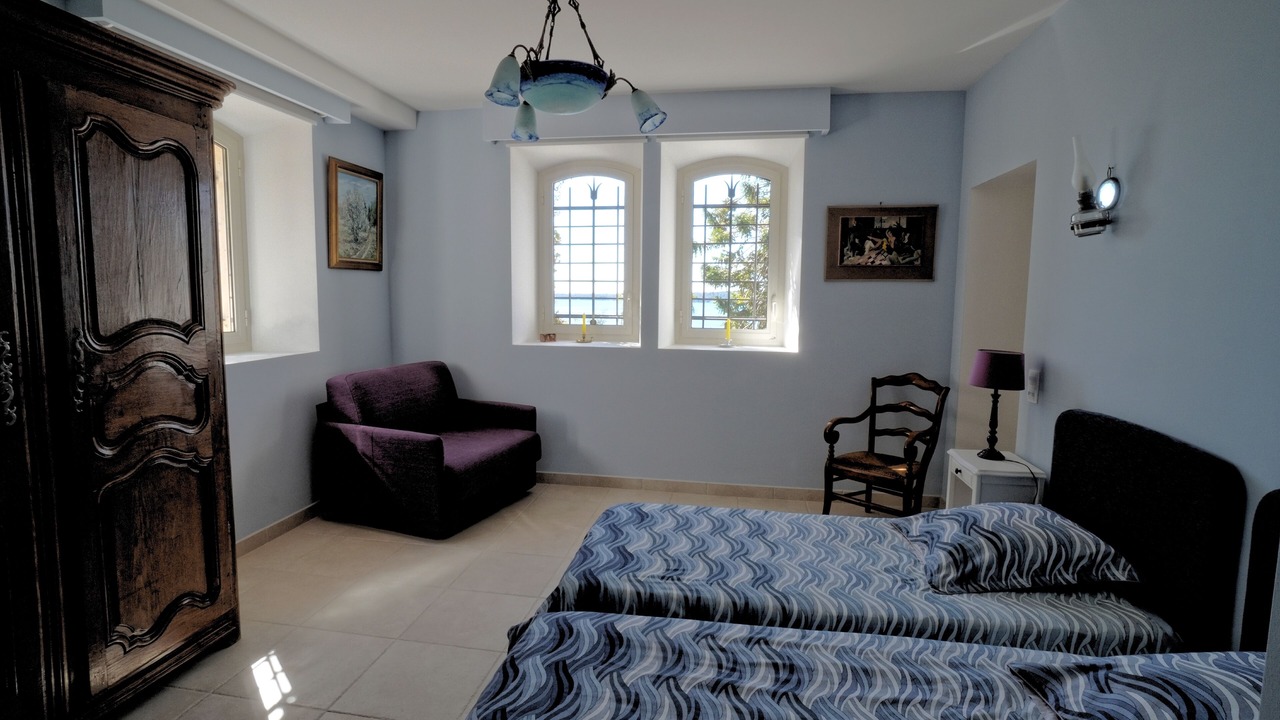 Photo of Bedroom in California - Pezou