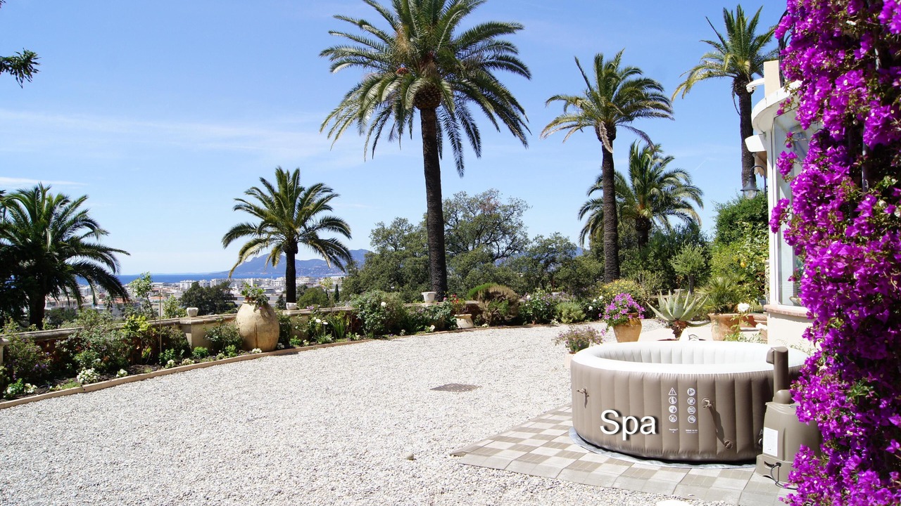Photo of Outdoor in California - Pezou
