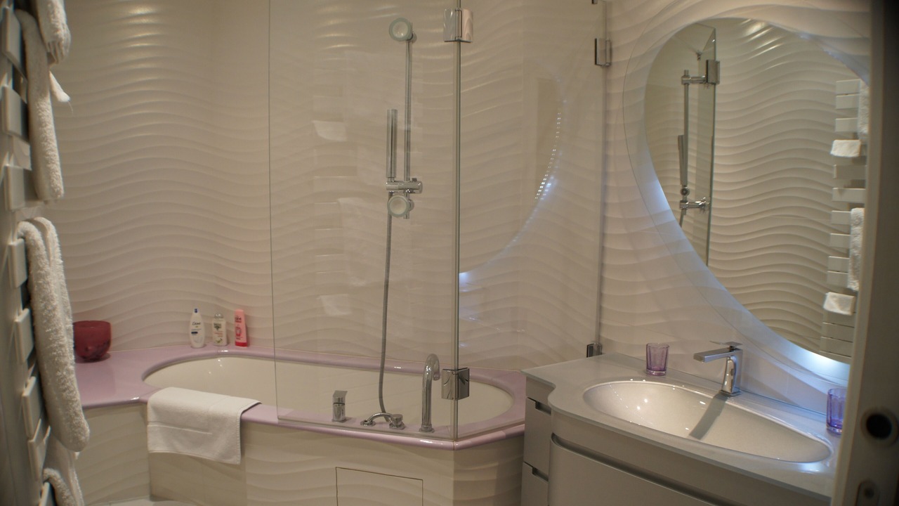 Photo of Bathroom in California - Pezou