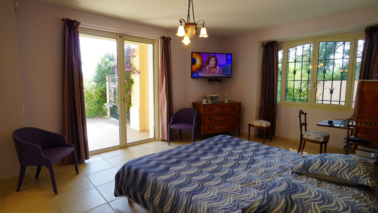 Photo of Bedroom in California - Pezou