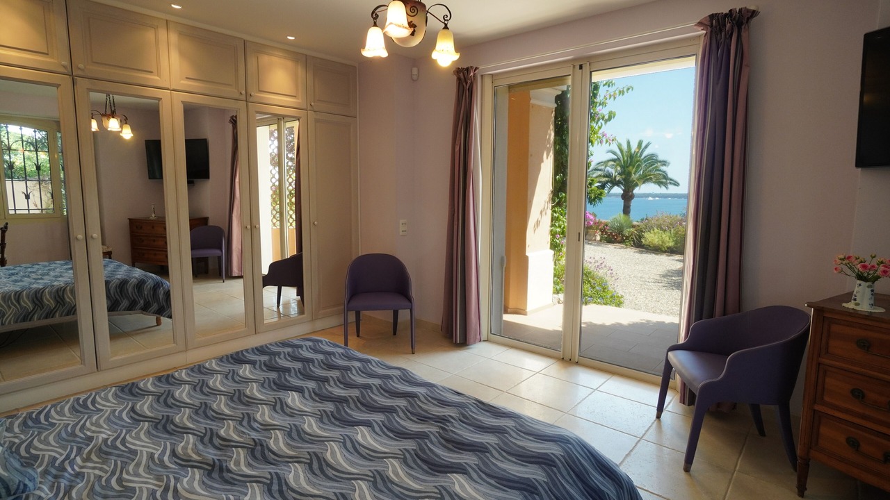 Photo of Bedroom in California - Pezou