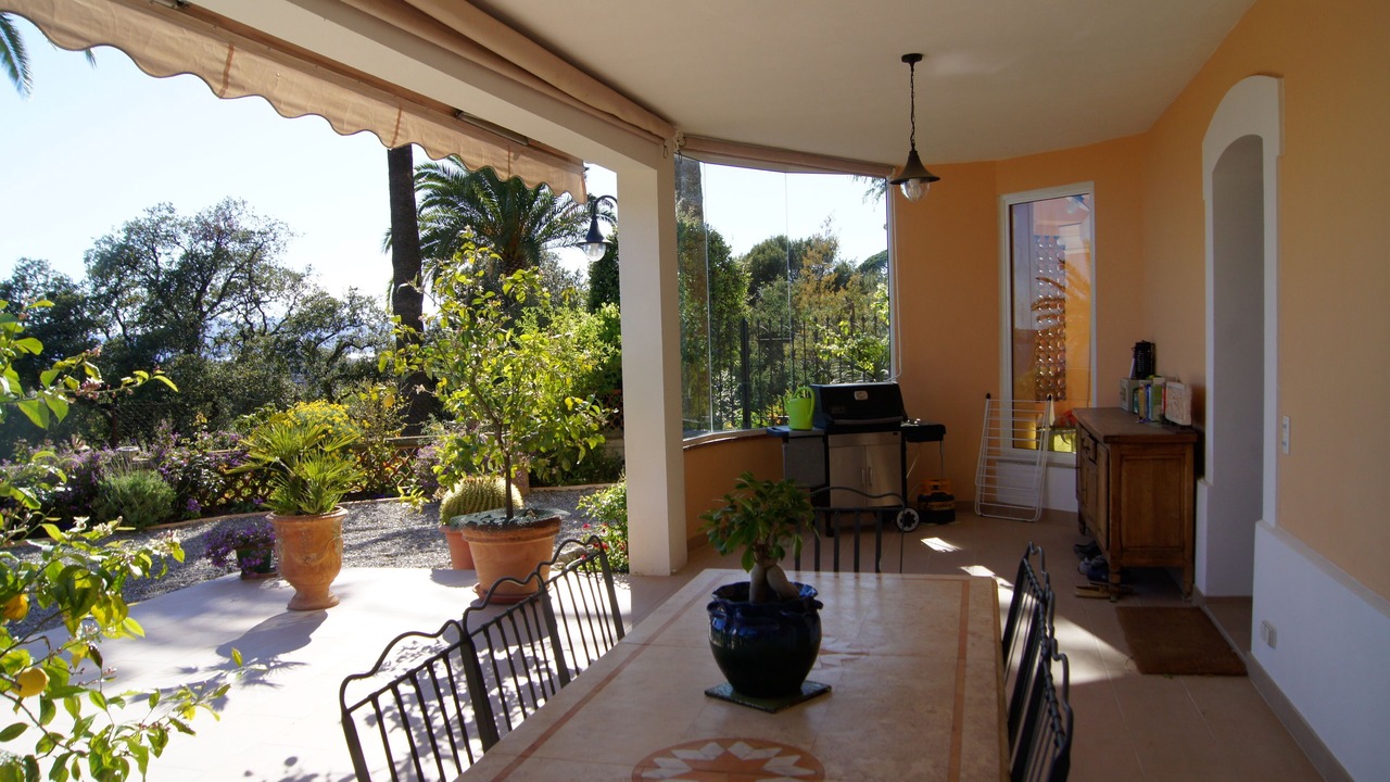 Photo of Outdoor in California - Pezou