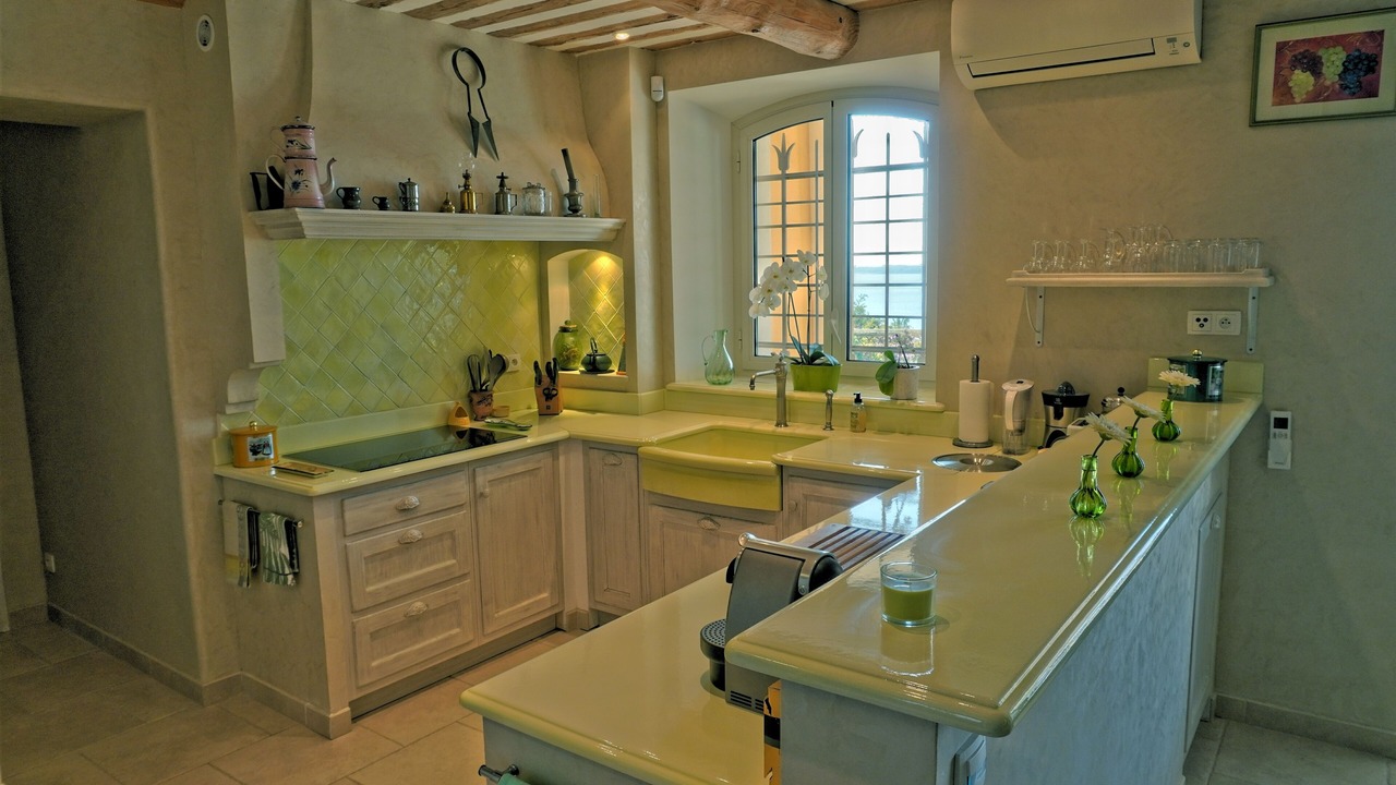 Photo of Kitchen in California - Pezou