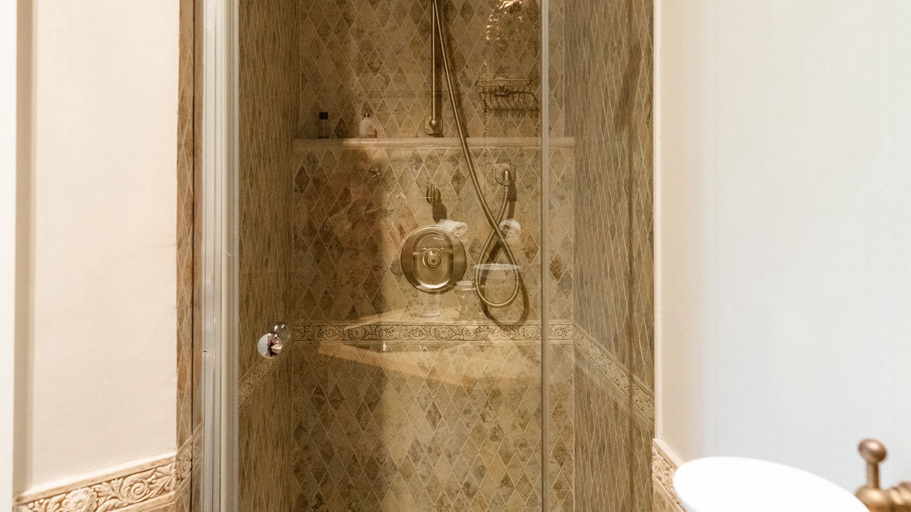 Photo of Bathroom in California - Pezou