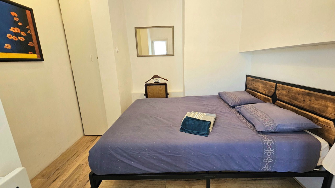 Photo of Bedroom in California - Pezou