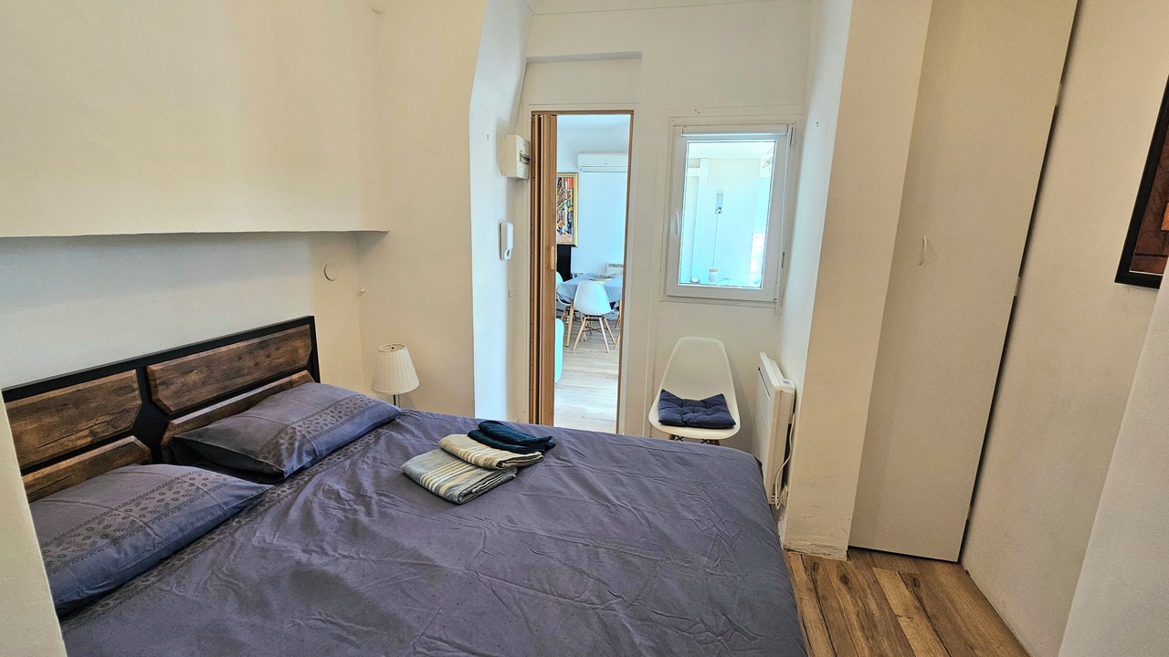 Photo of Bedroom in California - Pezou