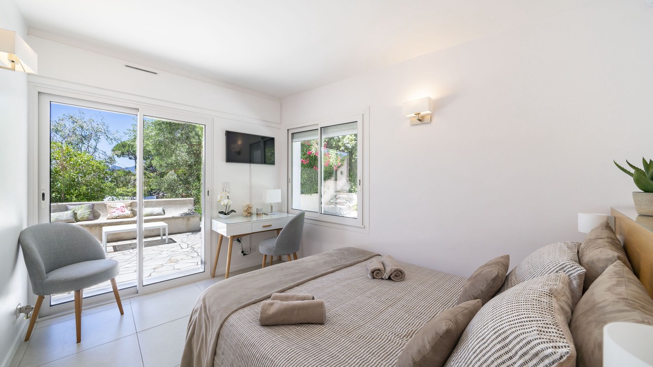 Photo of Bedroom in La Croix des Gardes