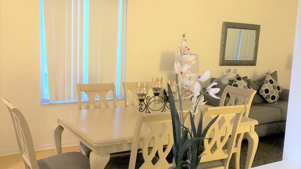 Photo of Livingroom in Sunset Lakes