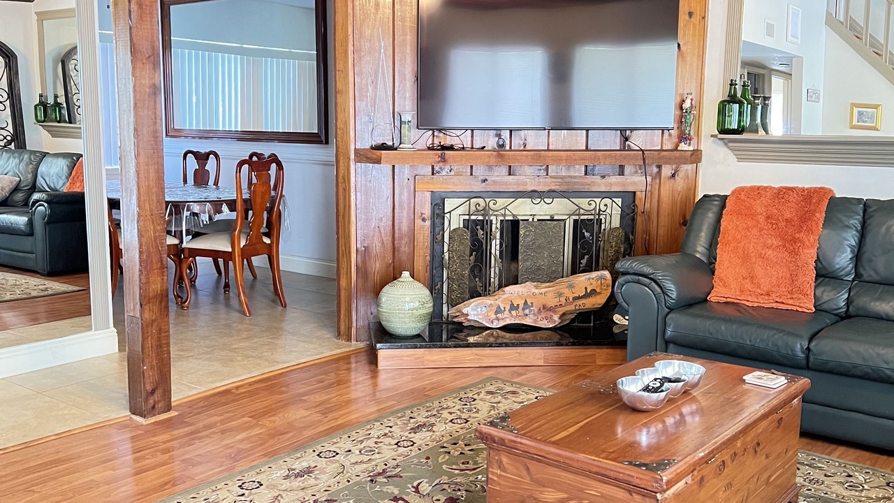 Photo of Livingroom in Longwood