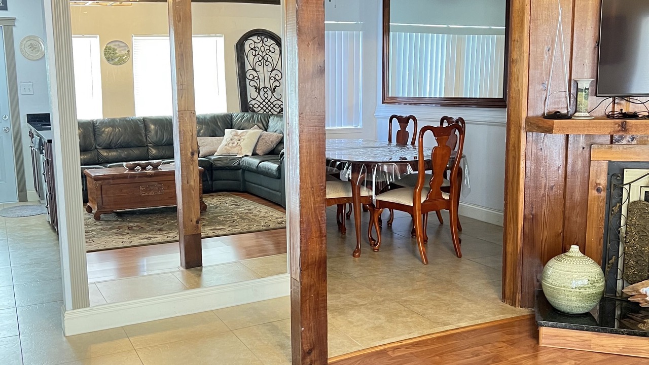 Photo of Livingroom in Longwood