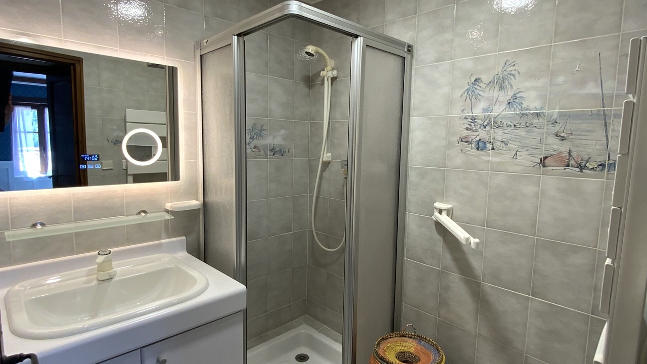 Photo of Bathroom in Peille