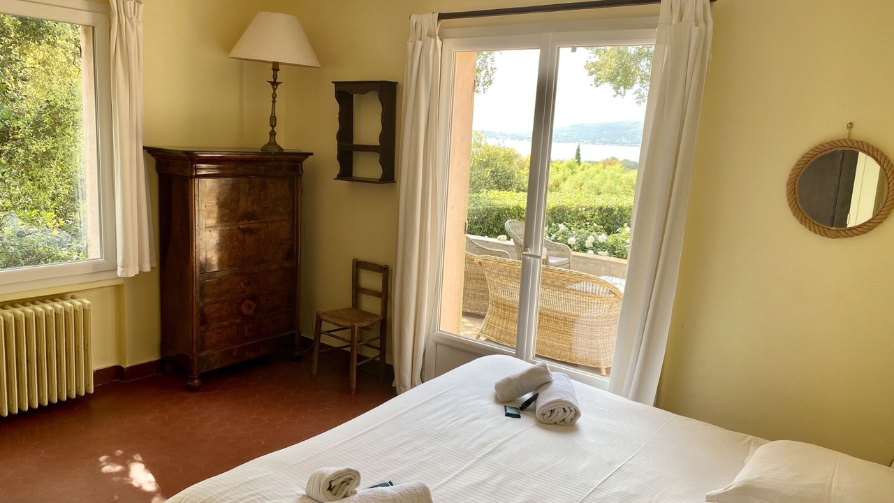 Photo of Bedroom in Guerrevieille