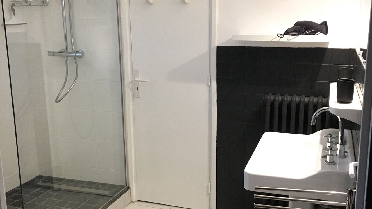 Photo of Bathroom in Guerrevieille