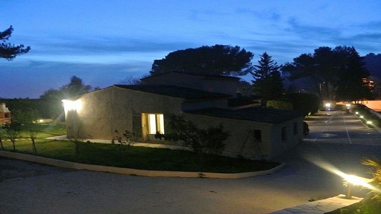 Photo of Outdoor in California - Pezou