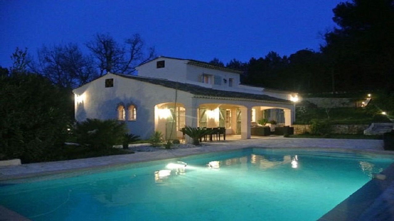Photo of Outdoor in California - Pezou