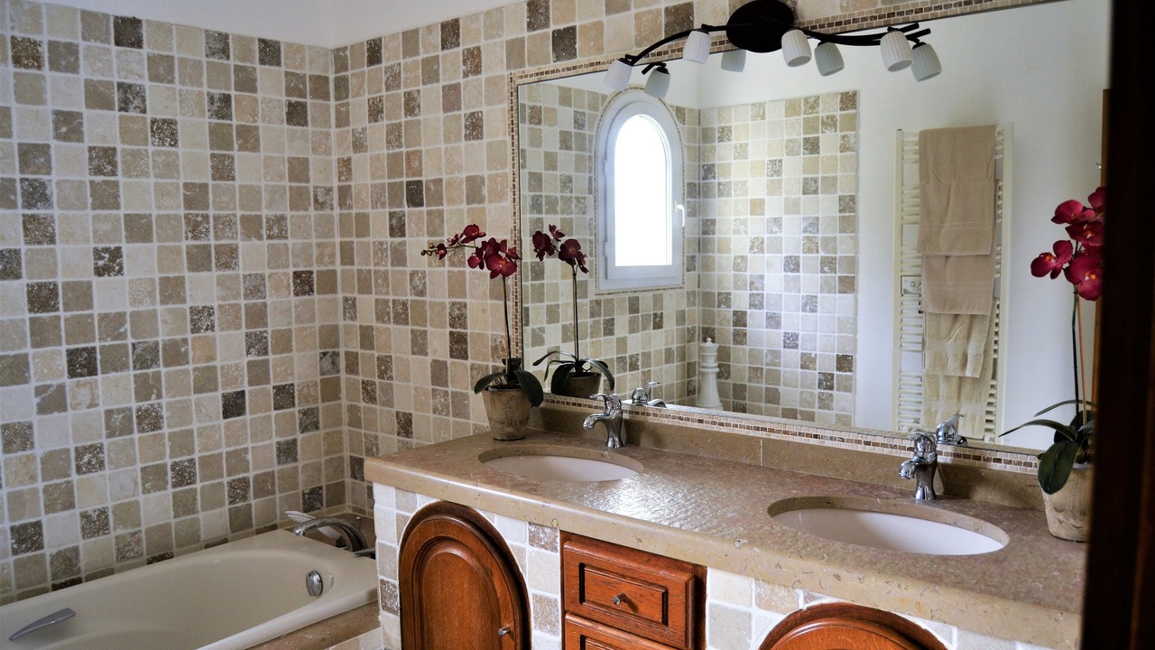 Photo of Bathroom in Bagnols-en-Foret