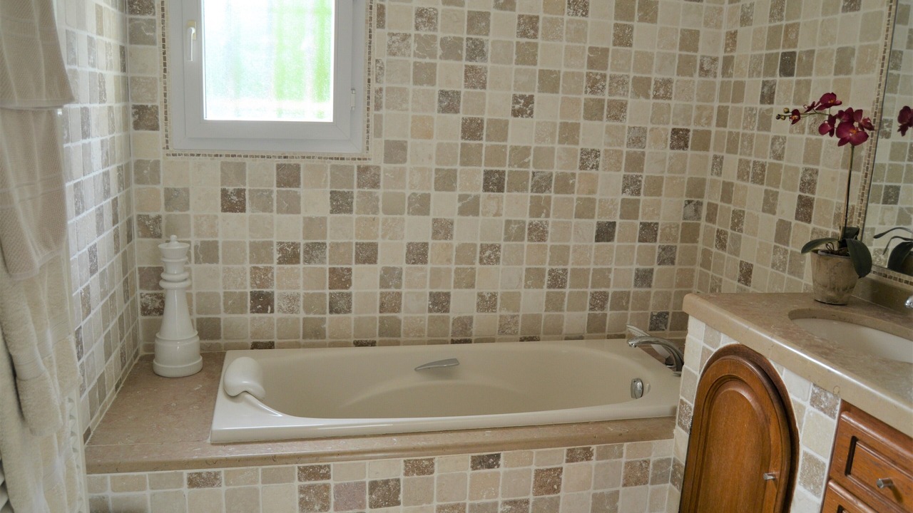 Photo of Bathroom in Bagnols-en-Foret