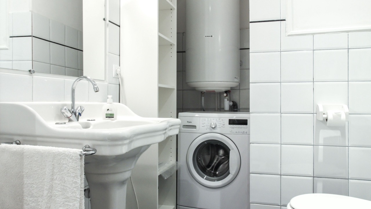 Photo of Bathroom in Musicians Quarter