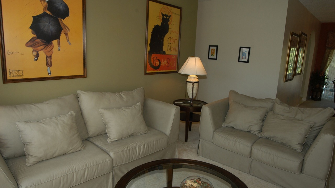 Photo of Livingroom in Crescent Lakes