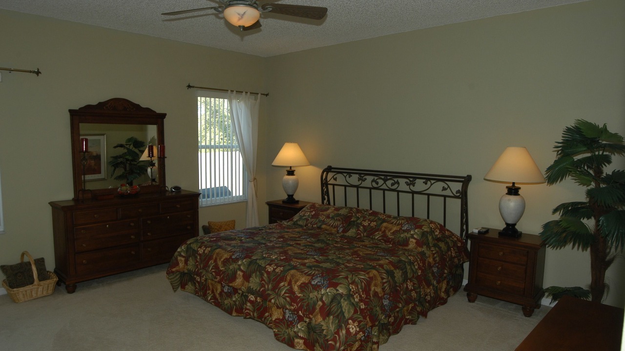 Photo of Bedroom in Crescent Lakes