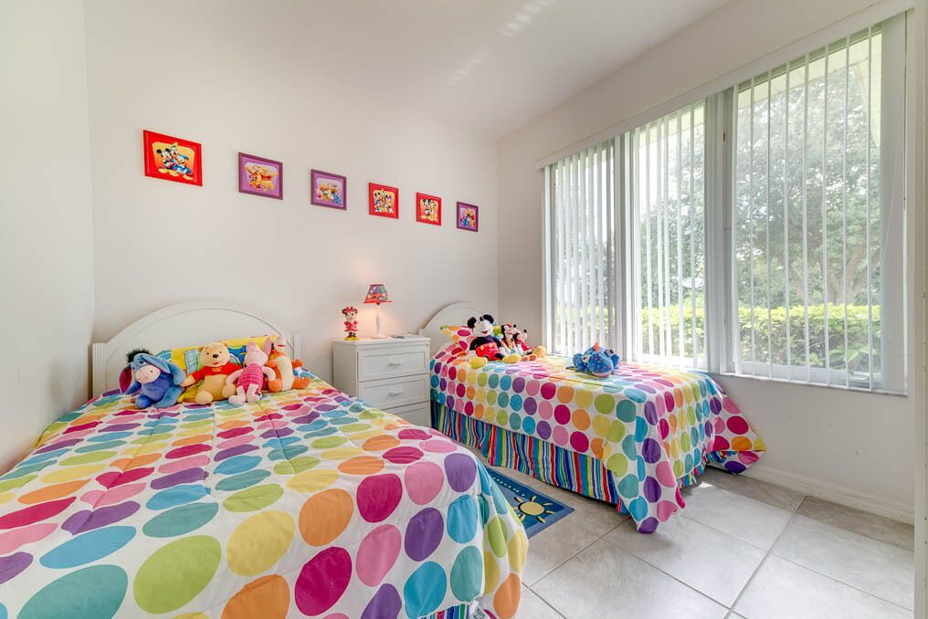 Photo of Bedroom in Sunset Lakes