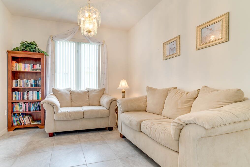 Photo of Livingroom in Sunset Lakes