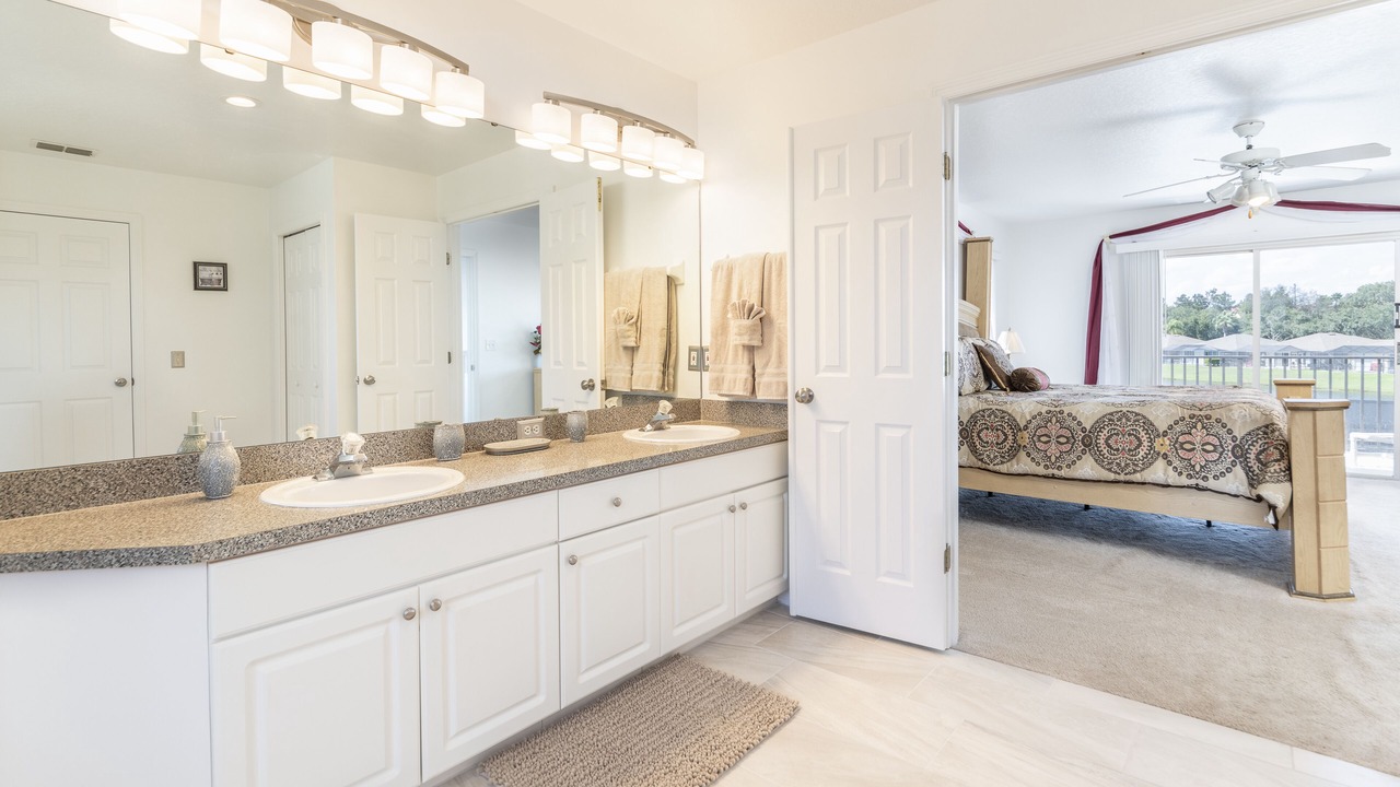 Photo of Bathroom in Sunset Lakes