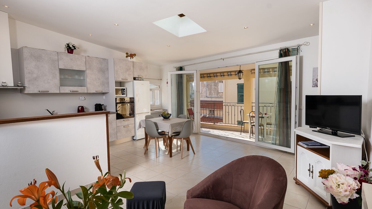 Photo of Livingroom in Antibes City Centre