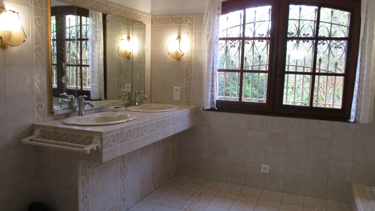 Photo of Bathroom in Puget-sur-Argens