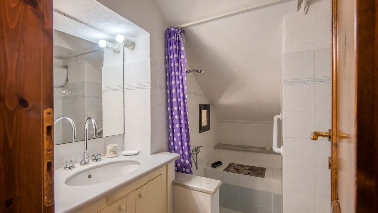 Photo of Bathroom in Campiglia