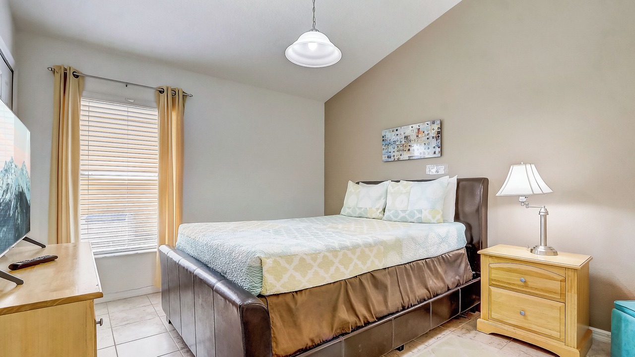 Photo of Bedroom in Watersong