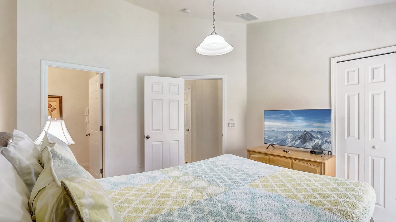 Photo of Bedroom in Watersong