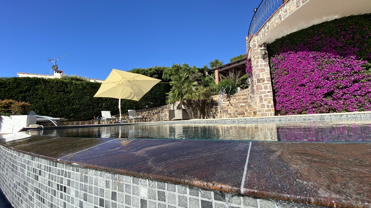 Photo of Outdoor in Espero-Pax