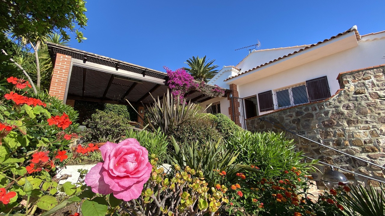 Photo of Outdoor in Espero-Pax