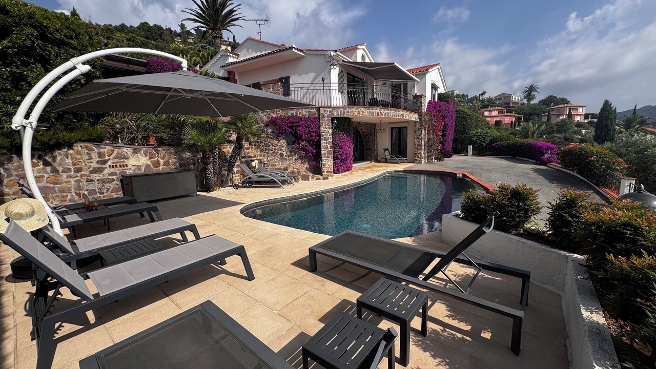 Photo of Outdoor in Espero-Pax