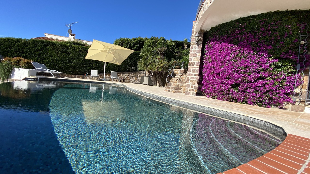 Photo of Outdoor in Espero-Pax