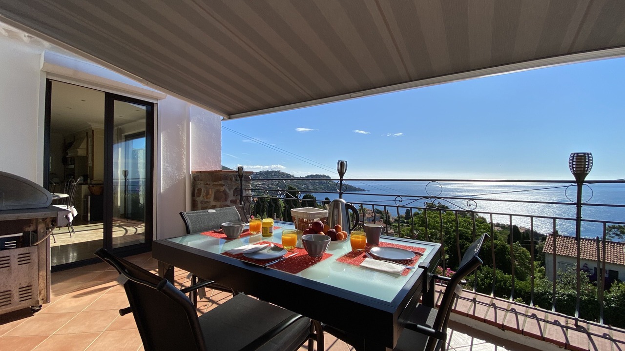 Photo of Outdoor in Espero-Pax