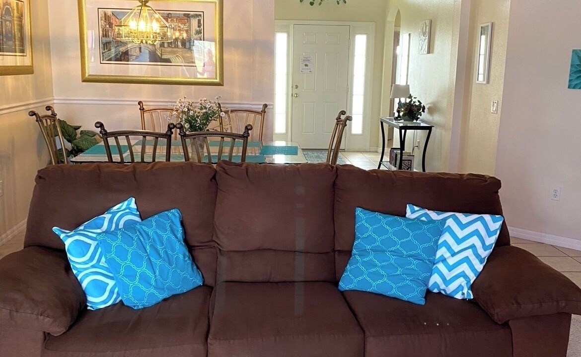 Photo of Livingroom in Eagle Pointe South